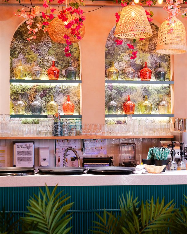 Intérieur lumineux du restaurant Crêpe Touch
