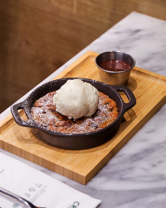 Cookie Dough avec pâte à cookie fondante, chocolat et glace vanille