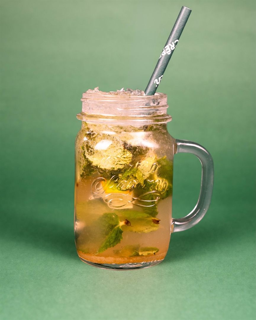 Mojito frais avec citron vert et menthe