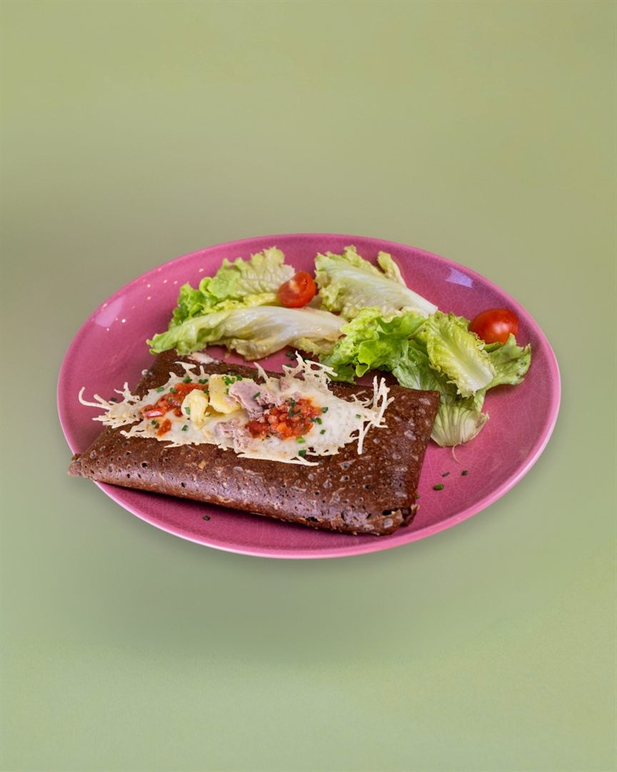 Crêpe Tuna Matata au thon, crème fraîche et tartare de tomates