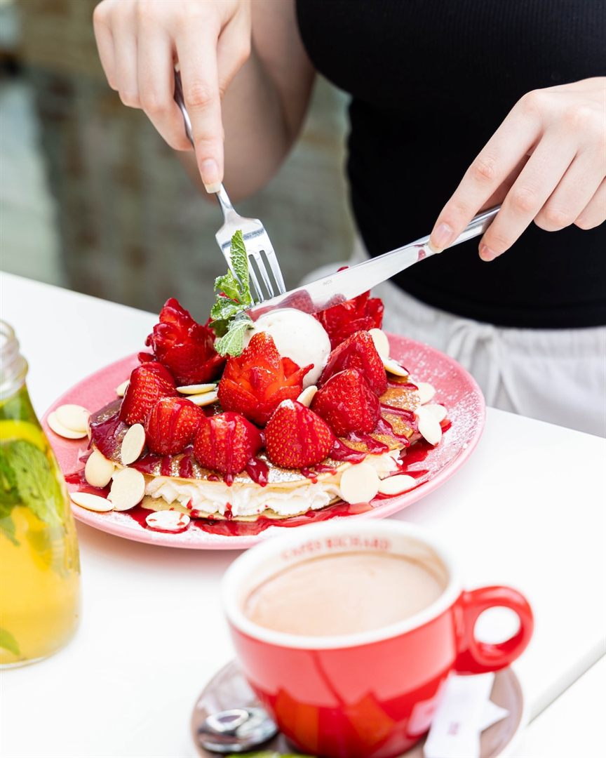 Crêpe Lady Diana avec fraises fraîches et chocolat blanc